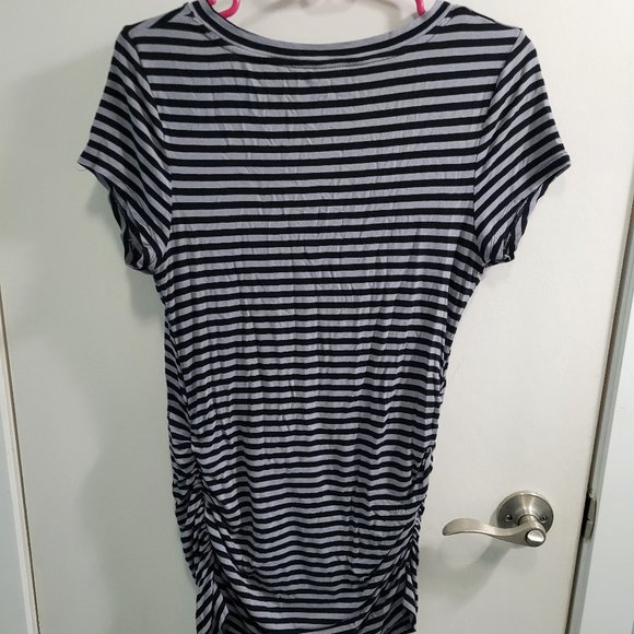 Medium Liz Lange Maternity Striped V-Neck Side-Ruched Tee - Picture 2 of 7